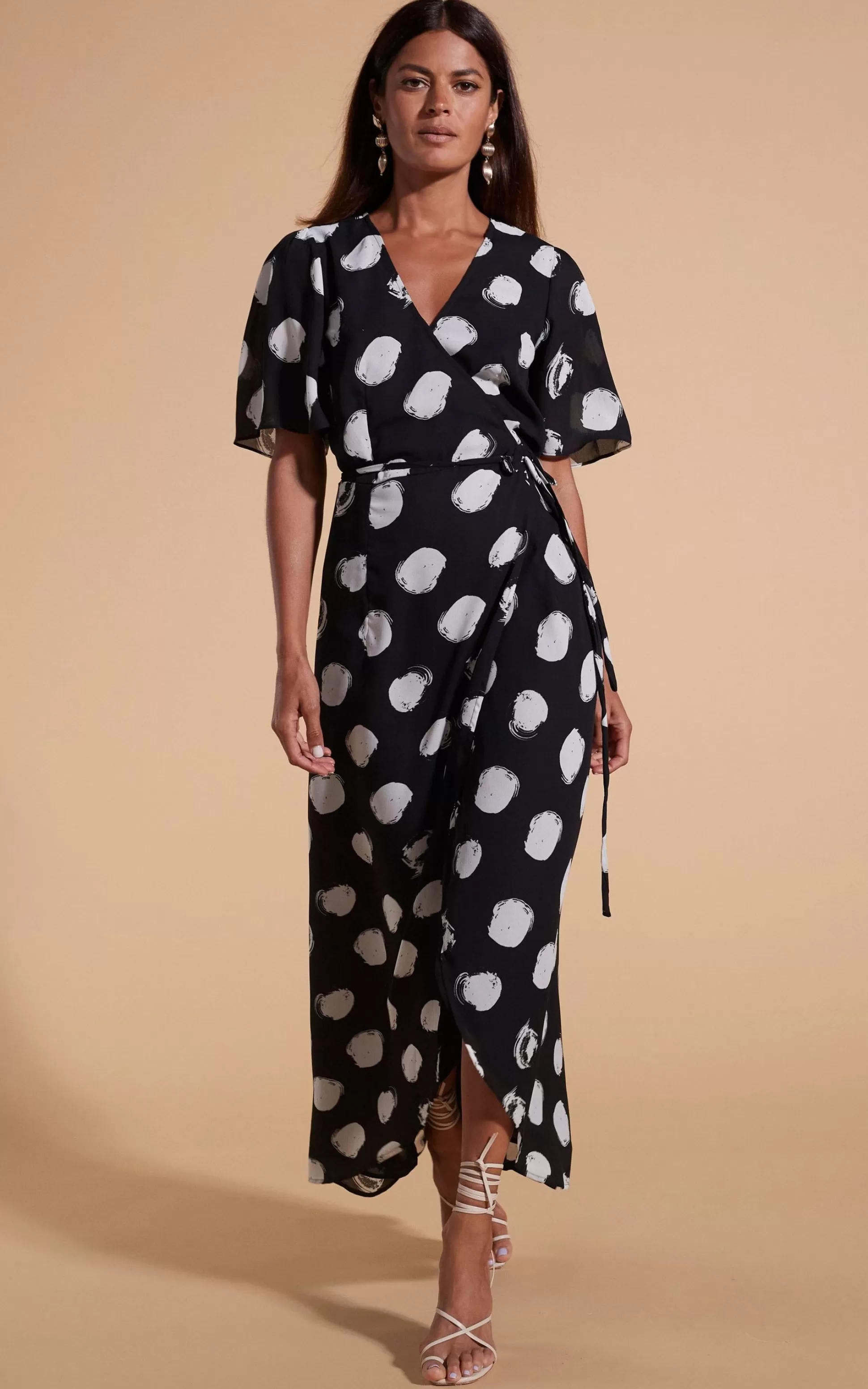 Dresses*Dancing Leopard Jenna Maxi Dress In White On Black Dot